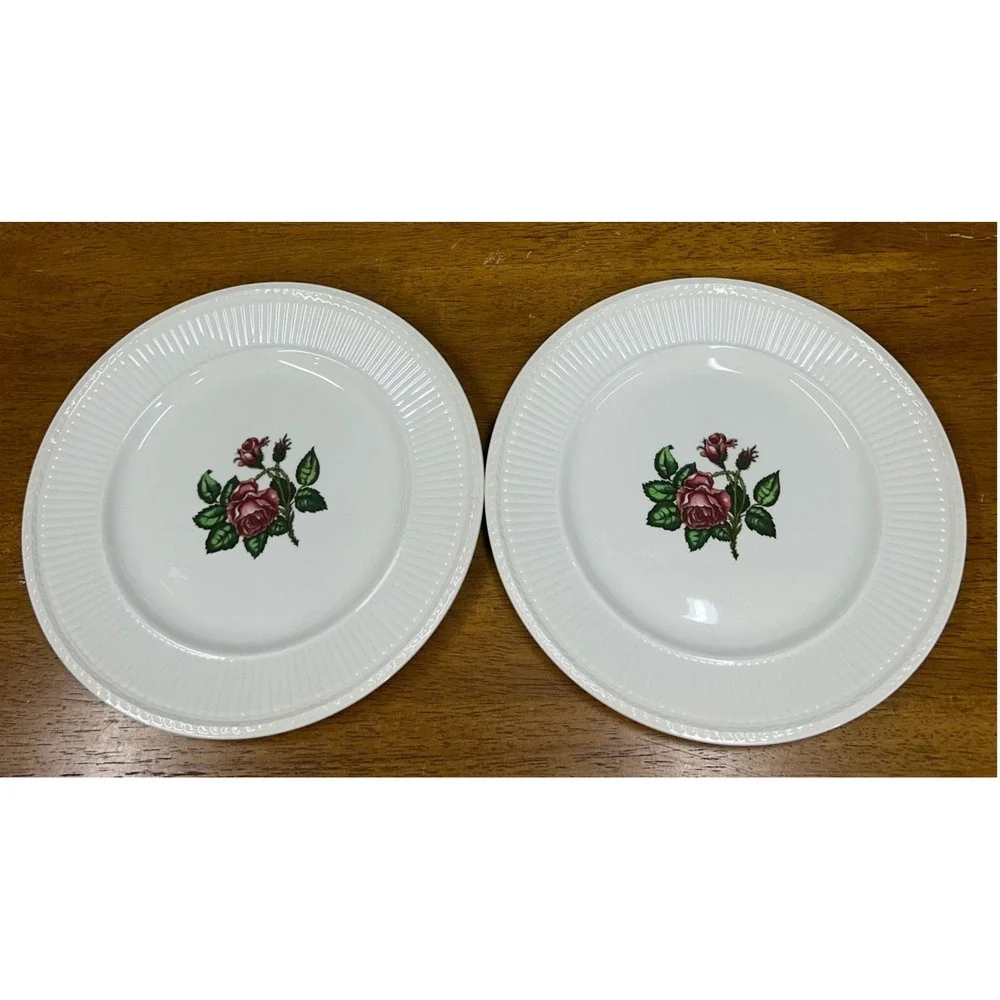 Wedgwood Moss Rose Luncheon Plate Moss Rose Floral Ribbed Rim Made in England